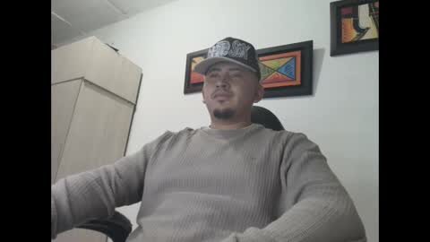 Snapshot of magic_milk23 chatting on October 17, 2:59 am magic_milk23 online show from October 17, 2:59 am