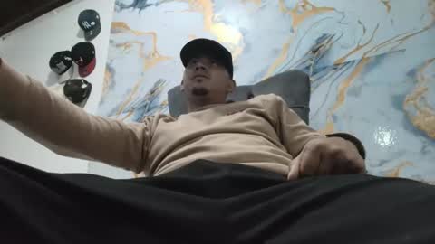 magic_milk23 online show from April 7, 6:35 am