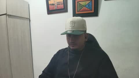 Snapshot of magic_milk23 chatting on October 19, 5:45 am magic_milk23 online show from October 19, 5:45 am