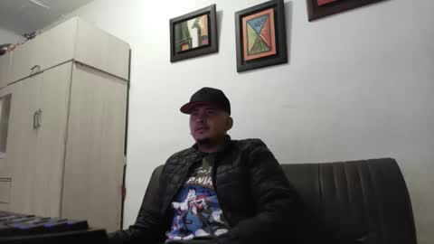Snapshot of magic_milk23 chatting on September 10, 2:21 am magic_milk23 online show from September 10, 2:21 am