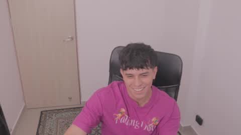 Snapshot of magic_tony chatting on October 2, 8:24 pm Tony Hoffa online show from October 2, 8:24 pm