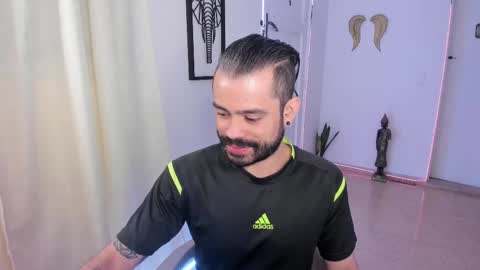 Snapshot of magnus_king chatting on February 14, 10:37 pm online show from February 14, 10:37 pm