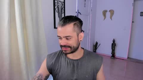 Snapshot of magnus_king chatting on March 2, 8:35 pm online show from March 2, 8:35 pm