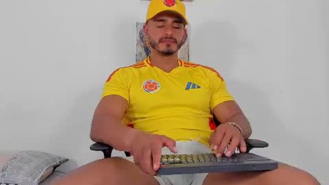Magnusclark online show from June 12, 7:00 pm