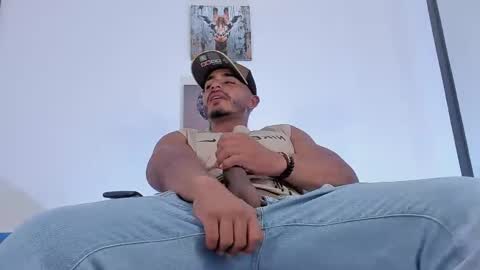 Magnusclark online show from May 12, 6:49 pm