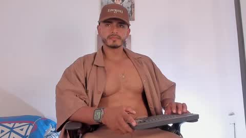 Magnusclark online show from May 10, 8:43 pm