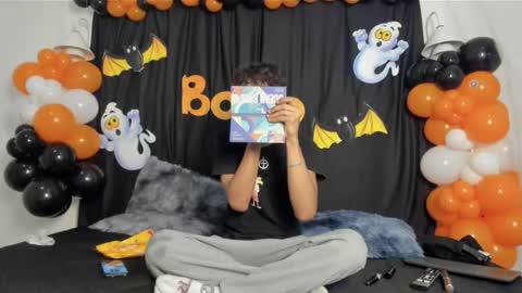 Snapshot of maicol_cum23 chatting on October 9, 1:49 pm maicol_cum23 online show from October 9, 1:49 pm