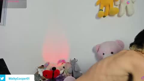 maiky_cooper01 online show from May 19, 3:35 am