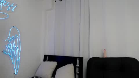 maison_xmed online show from March 9, 8:47 pm