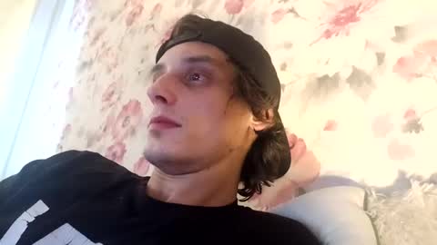 majlosustik online show from February 10, 7:58 am