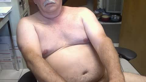 majormike34 online show from April 19, 8:55 pm