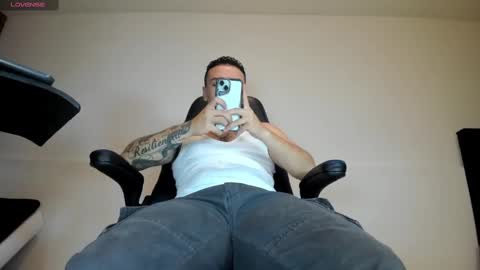 Snapshot of male_pussy chatting on March 9, 5:39 pm ADAM online show from March 9, 5:39 pm