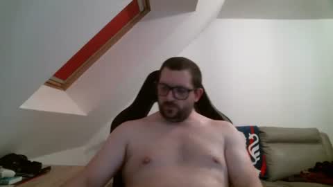 breton online show from April 5, 9:22 pm