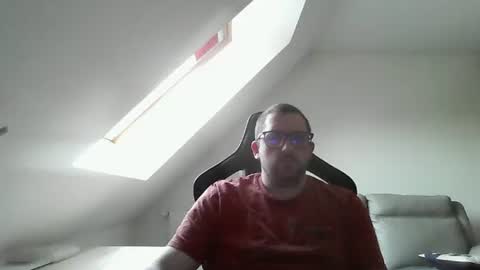 Snapshot of malou2927 chatting on March 6, 8:41 am breton online show from March 6, 8:41 am
