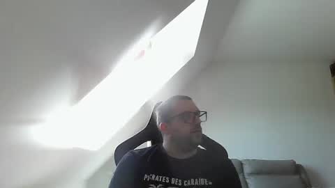 Snapshot of malou2927 chatting on October 17, 11:25 am breton online show from October 17, 11:25 am