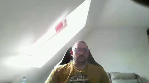 breton online show from May 3, 7:33 am