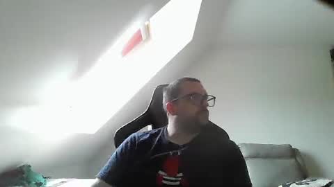 Snapshot of malou2927 chatting on October 18, 11:26 am breton online show from October 18, 11:26 am