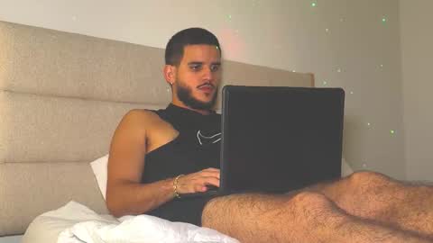 maluma09 online show from October 30, 7:21 am