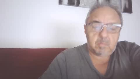 Snapshot of mambow99 chatting on January 19, 1:32 am OLDMANFREE online show from January 19, 1:32 am