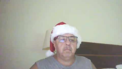 Snapshot of mambow99 chatting on December 25, 9:22 pm OLDMANFREE online show from December 25, 9:22 pm