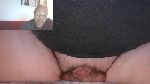Snapshot of mambow99 chatting on January 5, 8:21 pm OLDMANFREE online show from January 5, 8:21 pm
