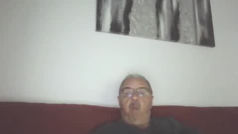 Snapshot of mambow99 chatting on January 3, 8:32 pm OLDMANFREE online show from January 3, 8:32 pm
