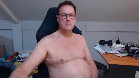 man2havefun online show from December 9, 11:58 am