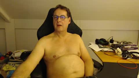 man2havefun online show from December 12, 7:04 pm