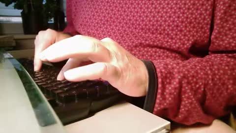 Snapshot of man4women4 chatting on October 10, 5:34 am TS online show from October 10, 5:34 am