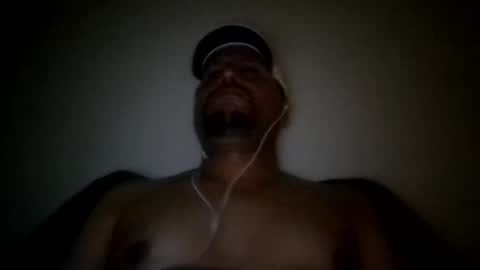 Snapshot of man_new chatting on October 11, 12:47 am Man new online show from October 11, 12:47 am