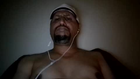 Snapshot of man_new chatting on October 4, 11:20 pm Man new online show from October 4, 11:20 pm