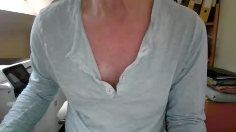 manbitcher online show from March 7, 10:57 am