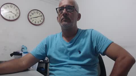 Snapshot of manolito1024 chatting on March 3, 1:07 am Manolito online show from March 3, 1:07 am