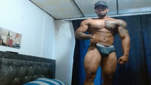 Snapshot of manolofitt chatting on January 18, 9:24 pm Manolo online show from January 18, 9:24 pm