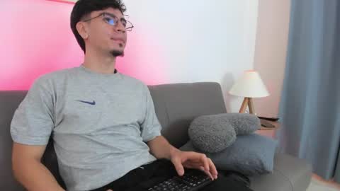 manu online show from April 20, 12:40 pm