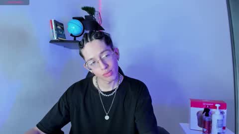 Manuel online show from November 11, 3:00 am