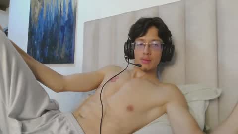 Manuel online show from April 25, 2:03 am