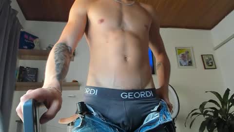 manucute 23  online show from February 5, 4:36 pm