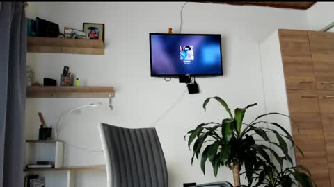 manucute 23  online show from April 5, 4:47 pm