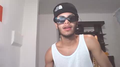 Snapshot of manuel444rl chatting on March 2, 6:57 pm Manuel RL online show from March 2, 6:57 pm