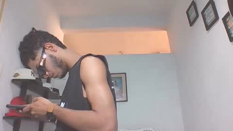 Snapshot of manuel444rl chatting on February 23, 5:36 pm Manuel RL online show from February 23, 5:36 pm