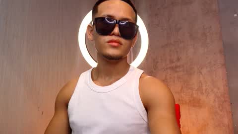 Manuel online show from March 8, 1:26 pm