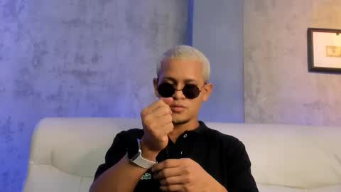 Manuel online show from November 18, 2:37 am