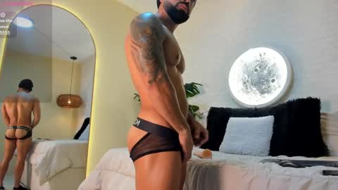 Snapshot of maofenix chatting on February 8, 4:25 pm MAOFENIX online show from February 8, 4:25 pm