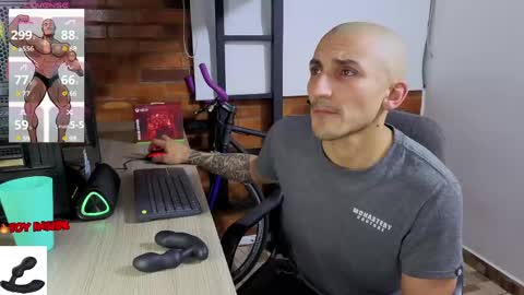 Marck  Independent model  online show from April 27, 4:09 am