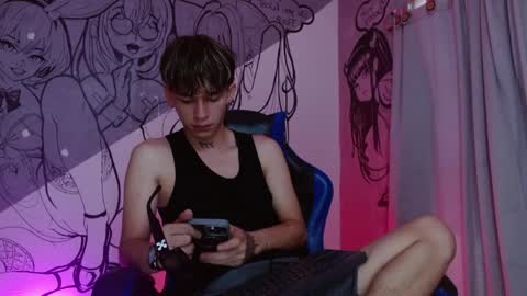 marco_777_ online show from May 7, 7:03 pm