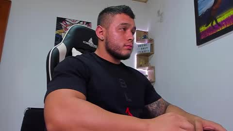 Snapshot of marco_diaz1 chatting on March 10, 10:02 pm Marco Diaz online show from March 10, 10:02 pm