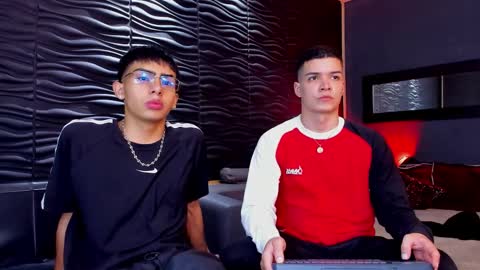 Snapshot of marcoyethan chatting on December 7, 4:20 am Marco and Ethan online show from December 7, 4:20 am