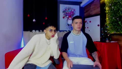 Snapshot of marcoyethan chatting on December 15, 11:09 pm Marco and Ethan online show from December 15, 11:09 pm