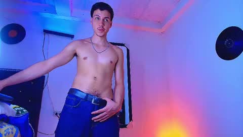 Marcus hanks1 online show from June 7, 7:04 am
